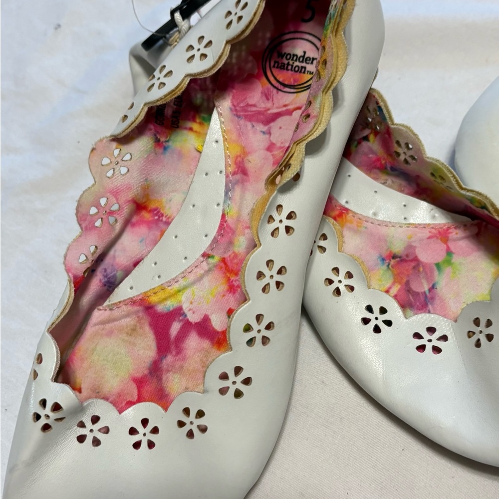 Wonder Nation White Women's Shoes - Picture 2 of 6